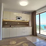 Cabacum Pleasure Beachfront - 50m To And Pool شقة فندقية