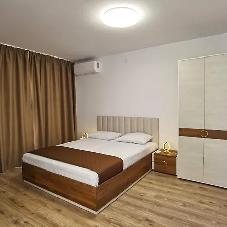 Cabacum Pleasure Beachfront - 50m To And Pool Aparthotel Varna