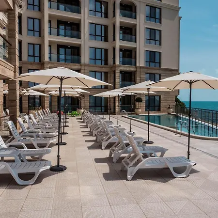 Apartmanhotel Cabacum Pleasure Beachfront - 50m To And Pool